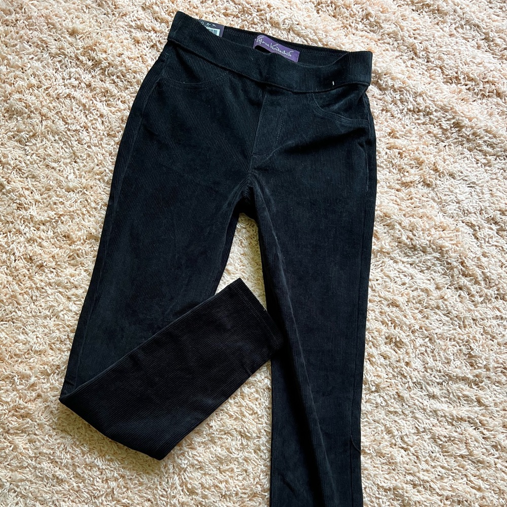 BNWT Women’s Black Corduroy Pull-On Skinny Leg Pants - Size S